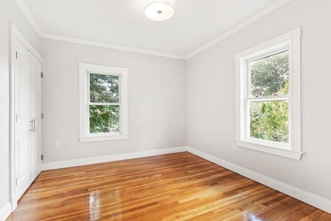 Building Photo - 17 Coburn St