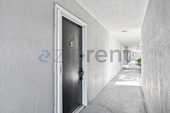 Foto del edificio - Unit 103
