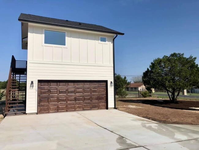 Building Photo - 10502 Oak Valley Trail