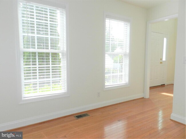 Building Photo - 16 Basalt Dr