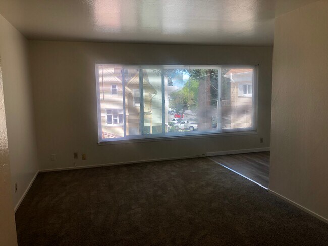 Building Photo - 2428 Ellsworth St