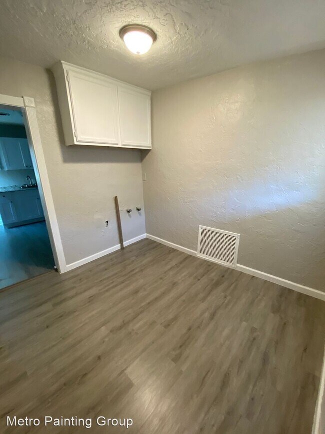Building Photo - 3 br, 1 bath House - 1316 NW Ash Ave