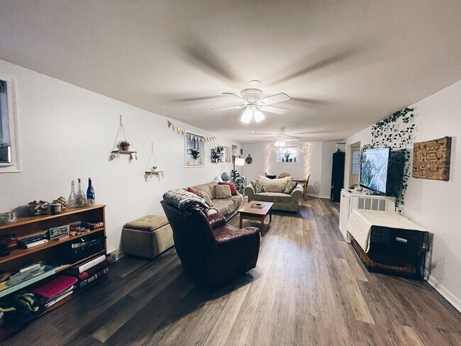 Sala principal: salón/comedor diáfano - 4 N Arthur Ashe Boulevard