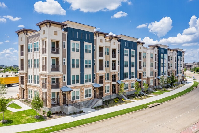 Building Photo - The Link at Twin Creeks