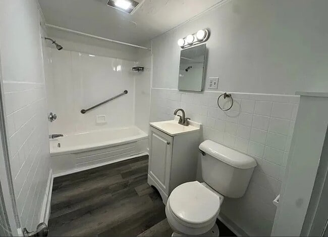 Building Photo - 34 Pleasant St