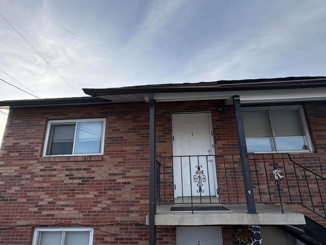 Building Photo - 464 N 500 W