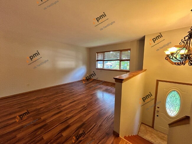 Building Photo - 5531 Mulberry Ave