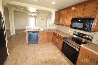 Building Photo - 304 W Gemini Ln