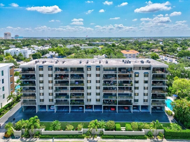 Building Photo - 2 Bedroom 2 Bath Waterview Condo (Palm Place Condominiums)