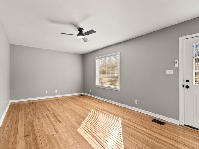 Foto del edificio - 1403 Lowell Dr SE