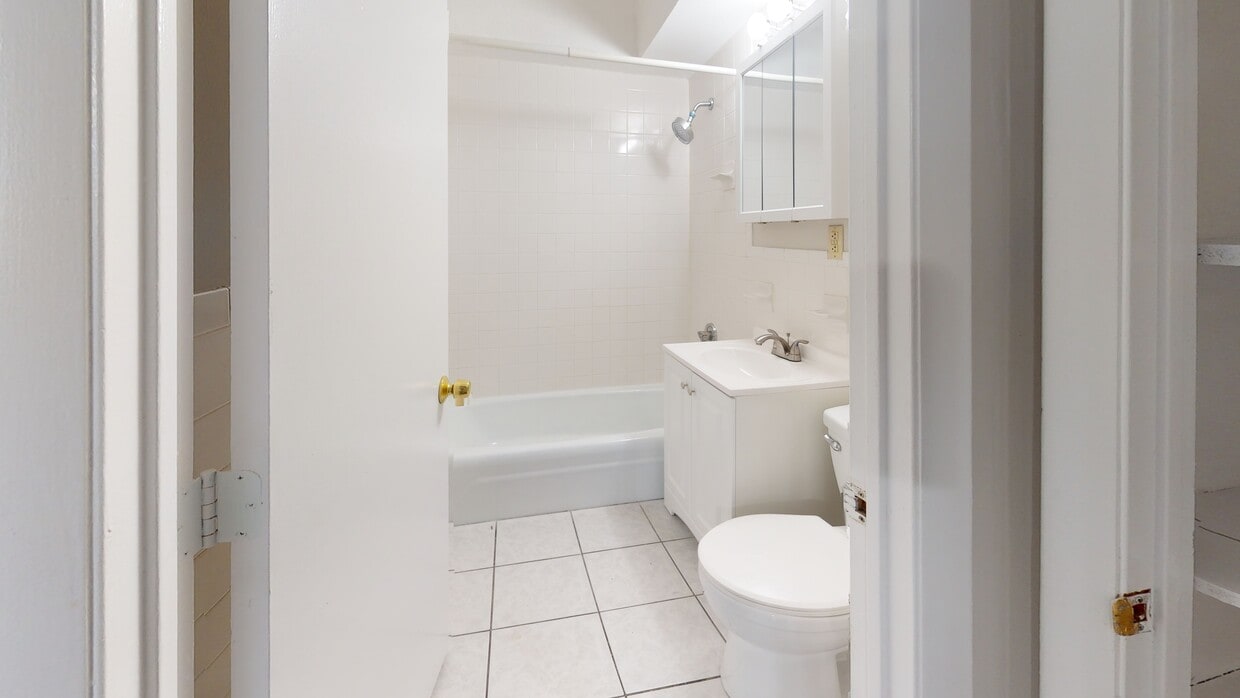 Building Photo - 50 Water St