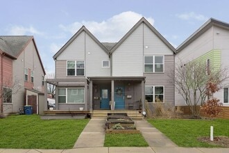 Building Photo - 2011 Bellefontaine St