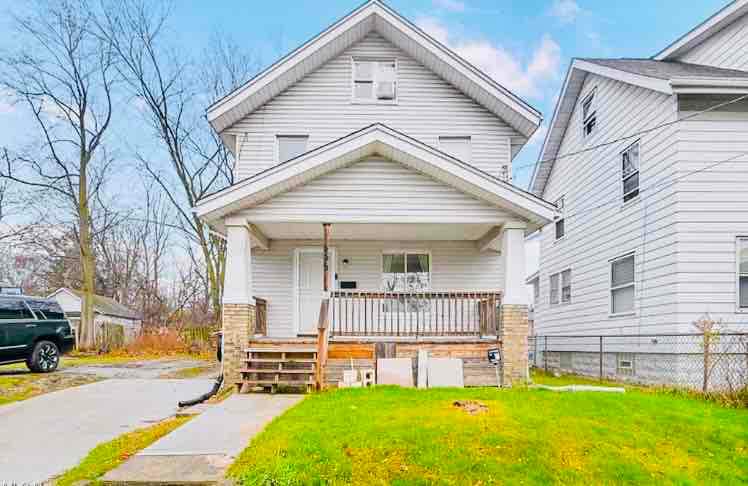 435 Margaret St Akron, OH 44306 – photo 1