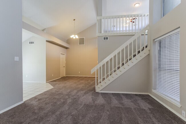 Building Photo - 4831 Tealgate Dr