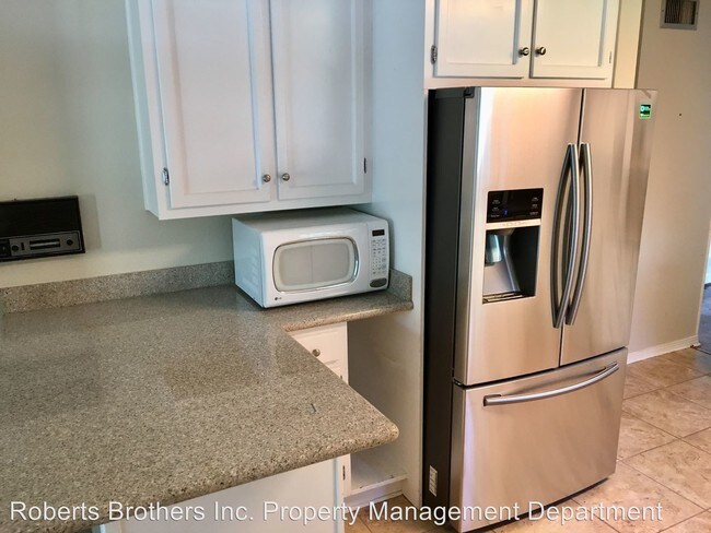 Building Photo - 4 br, 2.5 bath House - 1321 Westbury Drive