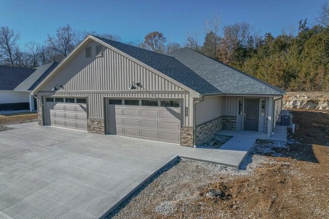 Building Photo - 834 El Dorado Dr