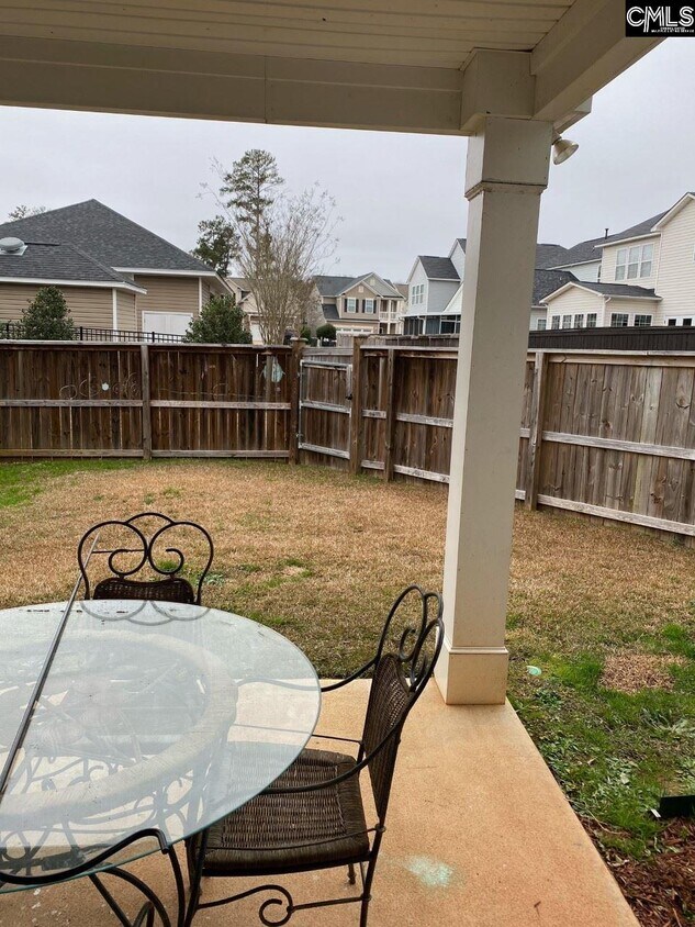 Foto principal - 140 Cherokee Pond Ct