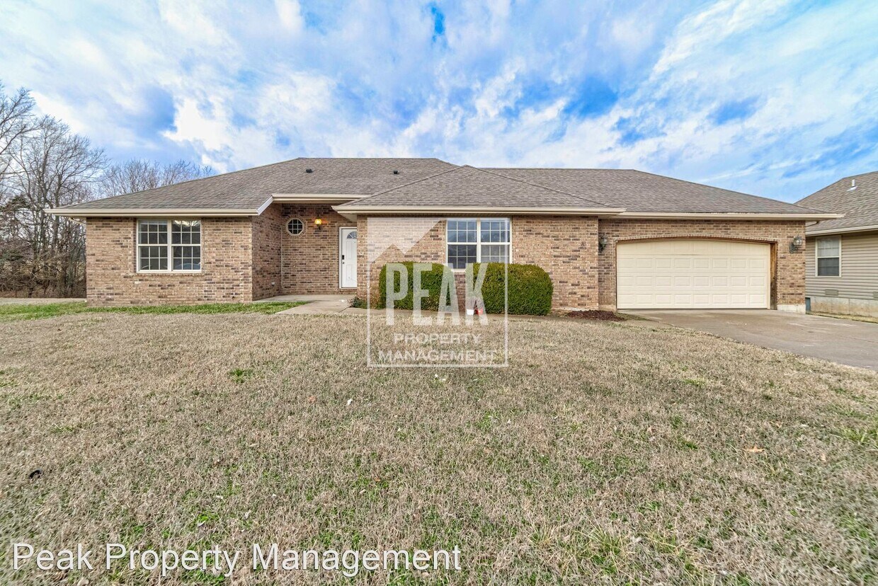 Foto principal - 3 br, 2 bath House - 913 N Evergreen Ave