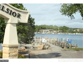 Building Photo - 5545 Shorewood Ln