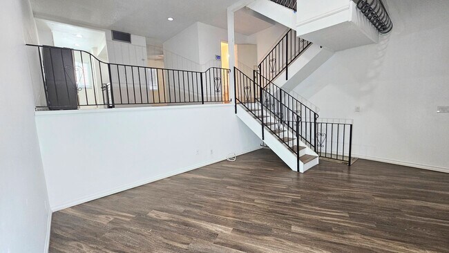 Foto del edificio - 1139 W Badillo St