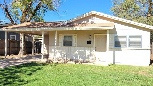 Building Photo - Available December 5th, 2025! 3bed/1bath