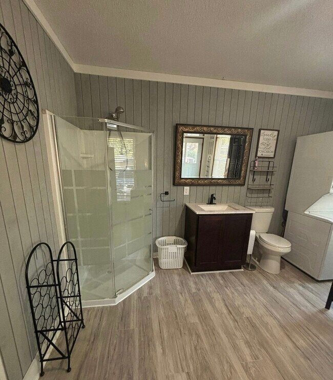 Foto del edificio - 6873 Foxchase Cir