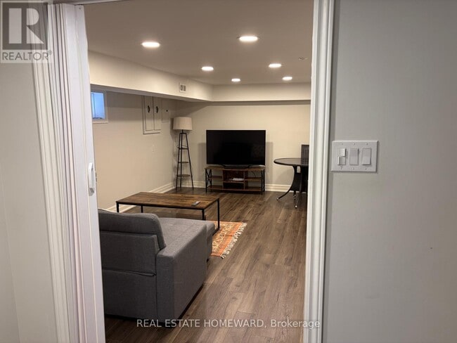 Building Photo - 33 Braeburn Dr