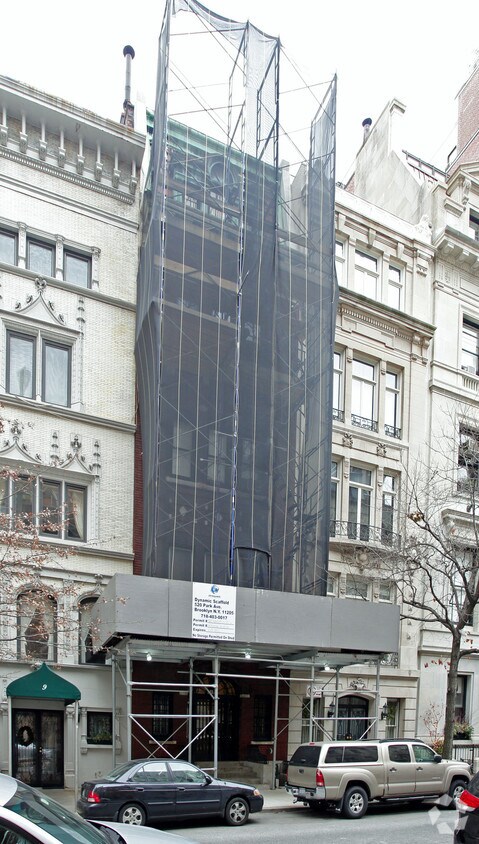 Building Photo - 11 E 80th St