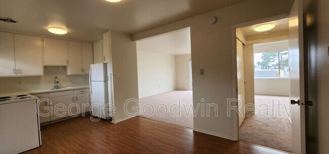 Building Photo - 1220 14th Ave