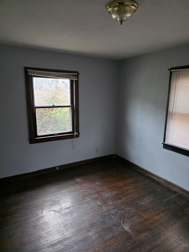 Foto del edificio - 832 N Emerson Ave