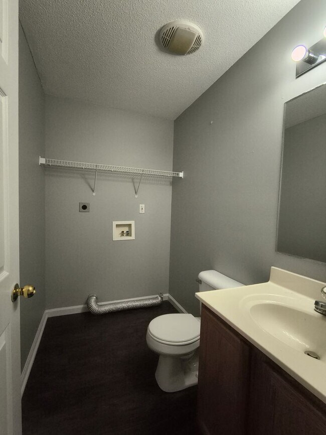 Foto del edificio - Updated 2br/1.5ba condo in heart of North Knoxville