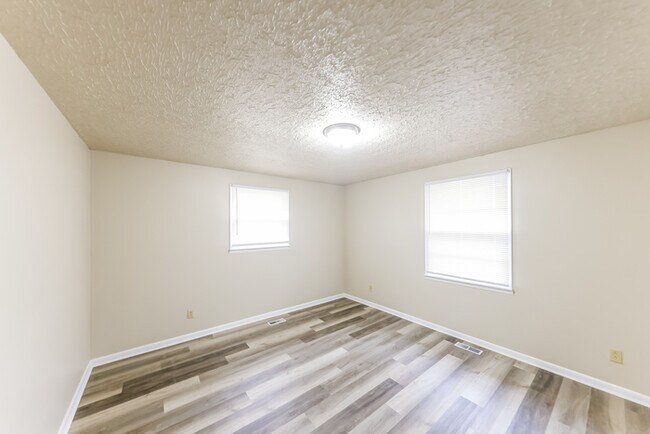 Foto del edificio - 7708 Saxon Dr SW