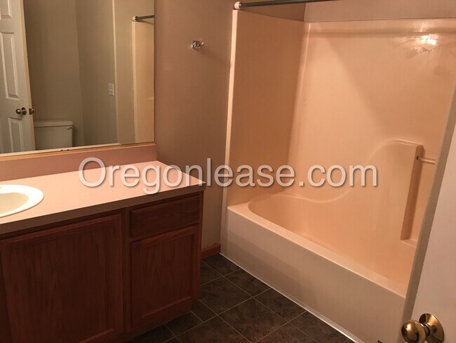 Photo - 3725 Westleigh St Apartment