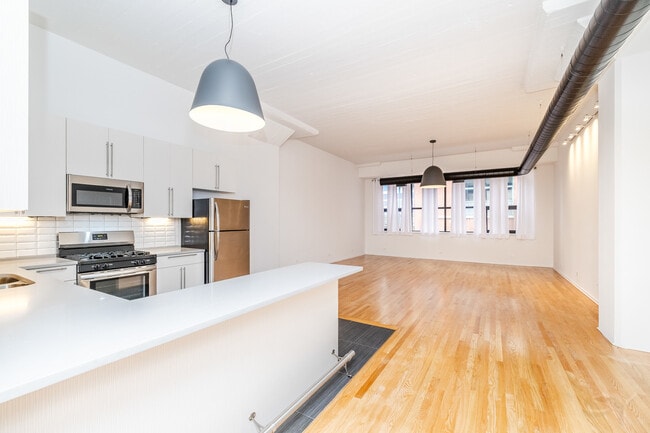 Building Photo - 1021 S State St