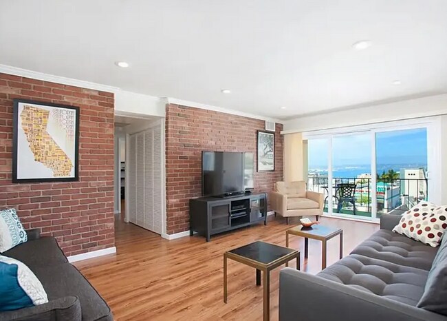 Foto del edificio - 2244 2nd Ave