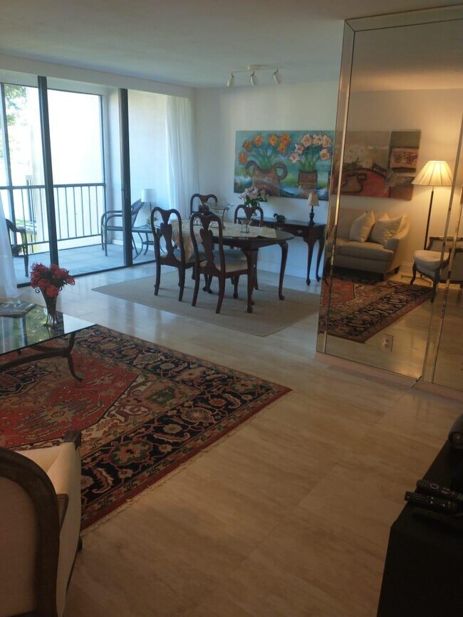 Foto del edificio - 3205 Bridgewood Dr