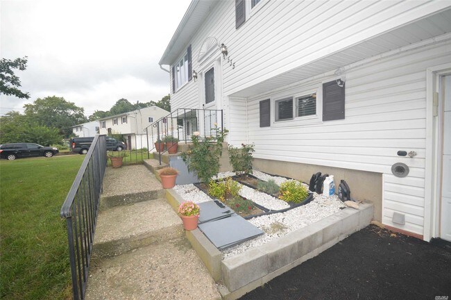 Foto del edificio - 535 Hawkins Rd