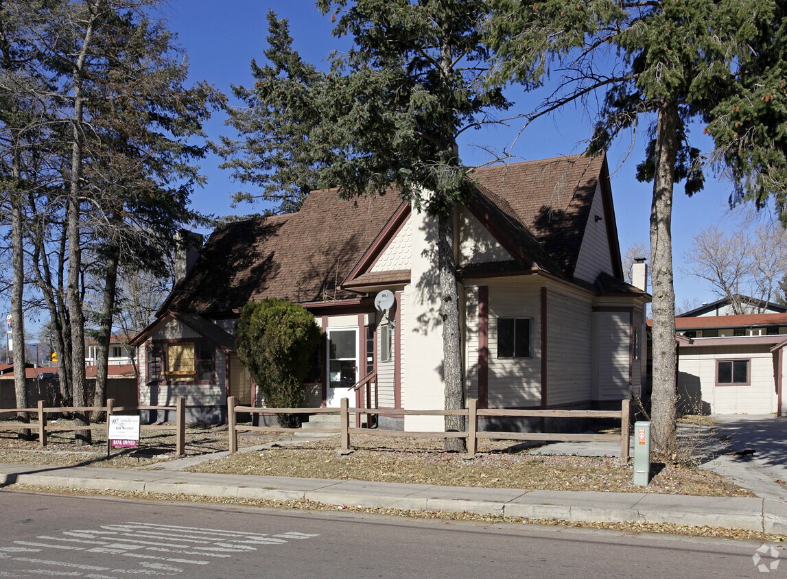 Foto principal - 220-230 E Brookside St