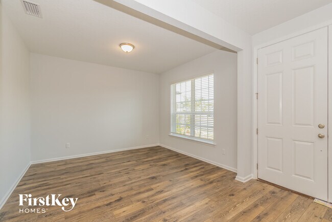 Building Photo - 2883 Copperwood Ave