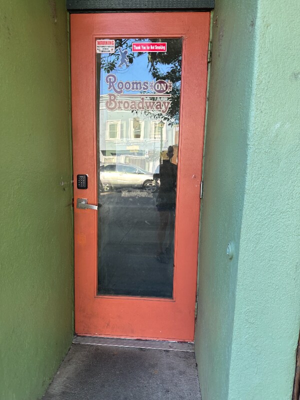 Foto del edificio - 341 Broadway St