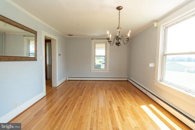 Foto del edificio - 4635-4637 Norrisville Rd