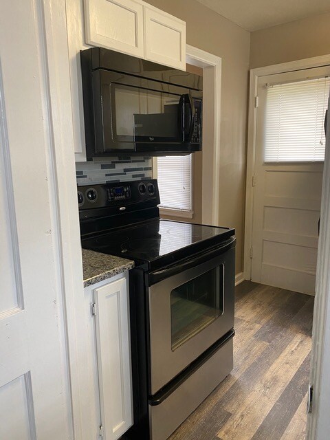 Foto del edificio - 629 Sylvan Ln
