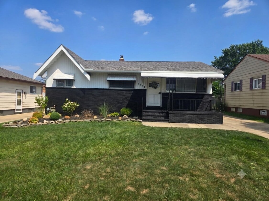 Photo - 6455 Almont Dr (Brook Park, OH)
