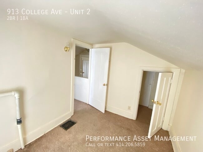 Building Photo - 2 BED 1 BATH IN THE HEART OF RACINE