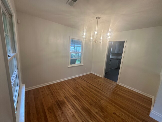 Foto del edificio - 349 Laquita Dr SE