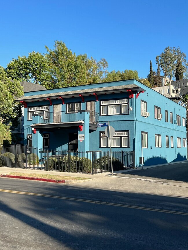Foto del edificio - 1820 Echo Park Ave