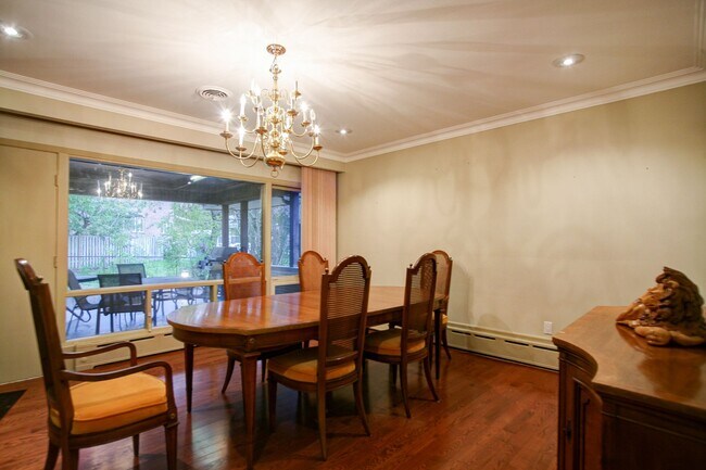 Photo du bâtiment - 16 Carousel Ct