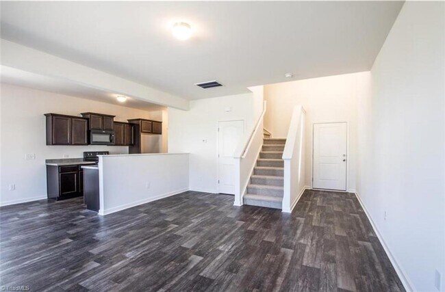 Building Photo - 2227 Owls Nest Trail