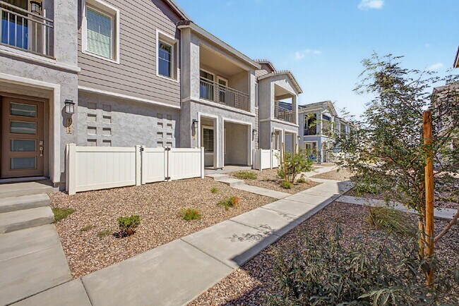 Foto del edificio - Live the Hawes Crossing Lifestyle – Pool, Pickleball & More! Internet included in the rent!