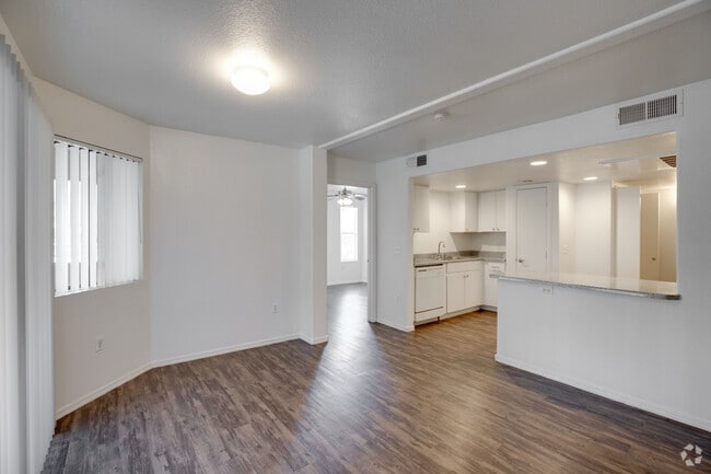 2BR, 2BA - 1,040 SF - Sun Terrace Apartments